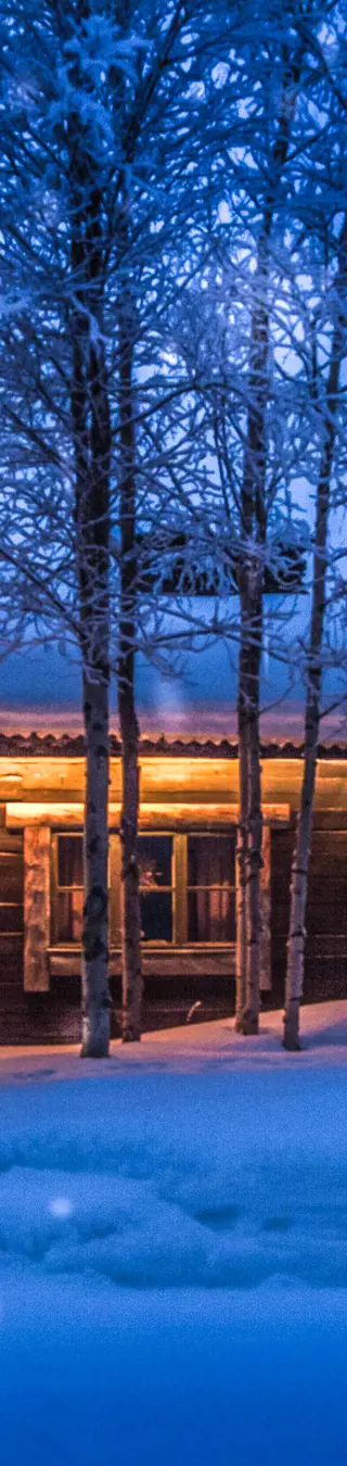 Waldhütte in Norwegens Winterlandschaft
